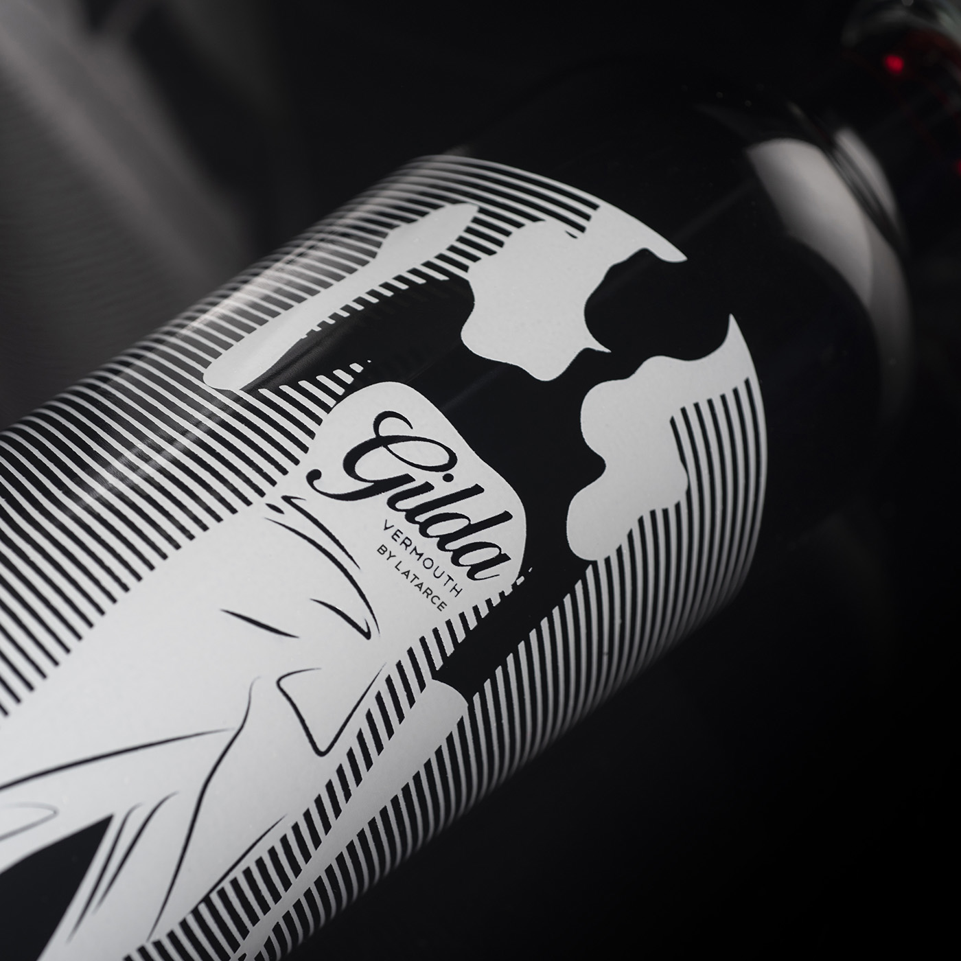 Botella Vermut Gilda Tinto by Latarce